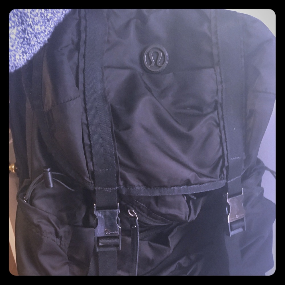 Lululemon ruched backpack w/ silver metal clasps